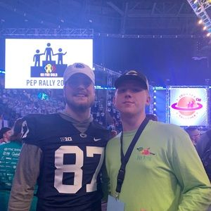 Meet your Posher, Luvas